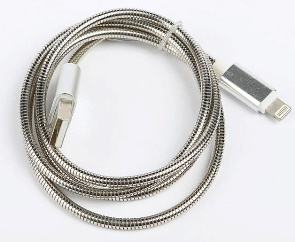 кабель usb для телефона в металлической обмотке iphone